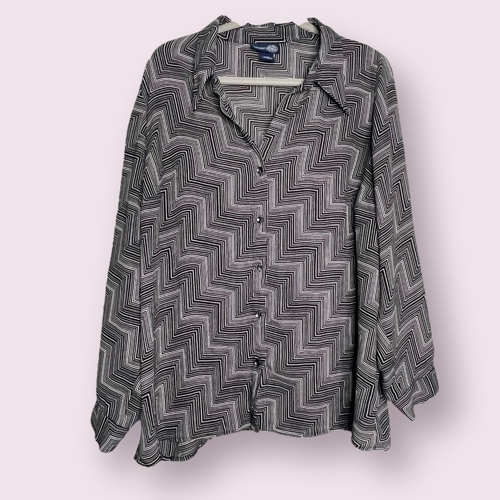 VENEZIA Jeans Clothing Co Button Up Shirt